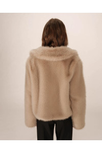 Manteau court en fausse fourrure