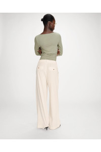 Pantalon tailleur à fines rayures