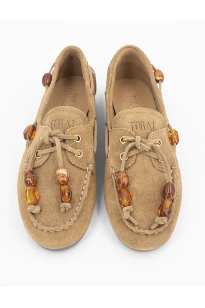 Chaussures bateau avec perles en cuir