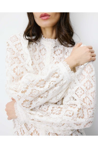 Blouse ample en dentelle