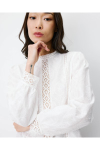 Blouse en broderie anglaise