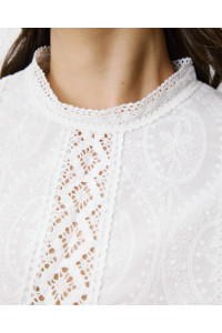 Blouse en broderie anglaise