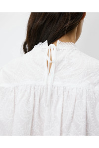 Blouse en broderie anglaise