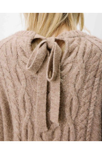 Pull torsadé à nouer au dos