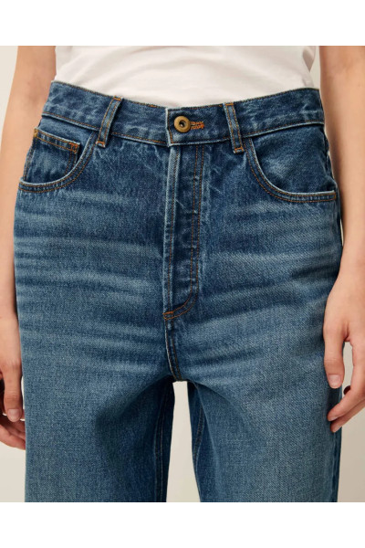Jean loose